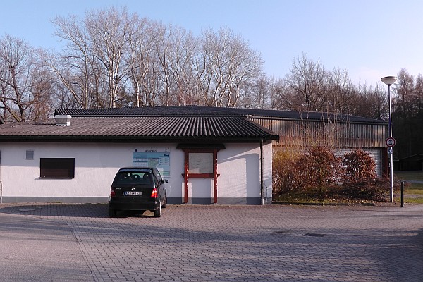 Festwiesenhaus Das Festwiesenhaus beim Vereinsdorf