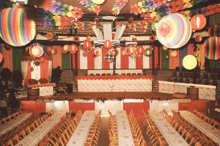 Deko Bühne und Halle