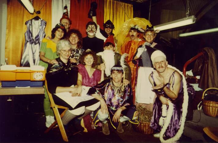 Gesangsgruppe hinter der Bühne