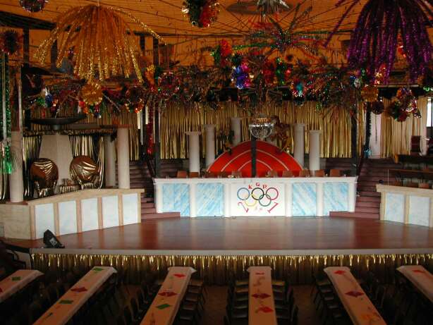 Blick in geschmückte Dampfnudel