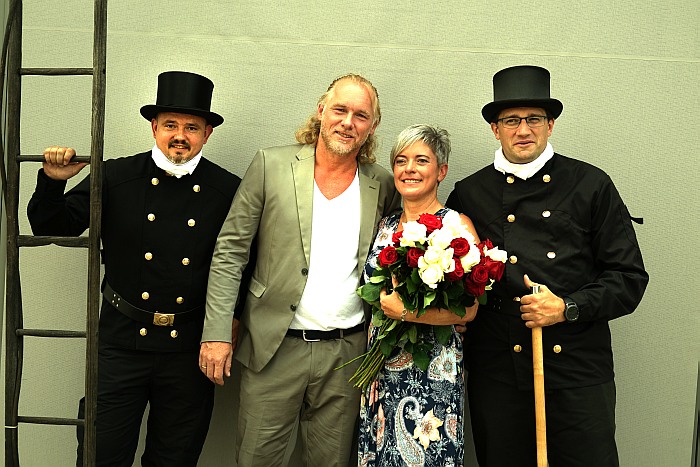 Brautpaar mit Glückbringer