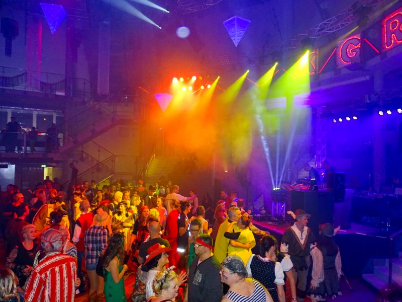 party-036