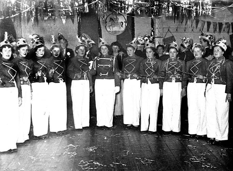 1956 - Prinzengarde beim Hofball